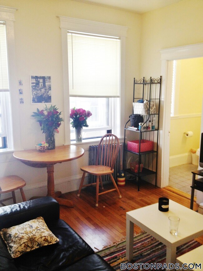 Foto del edificio - 447 Park Dr