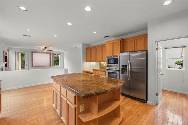 Building Photo - 3306 Etoile Ct