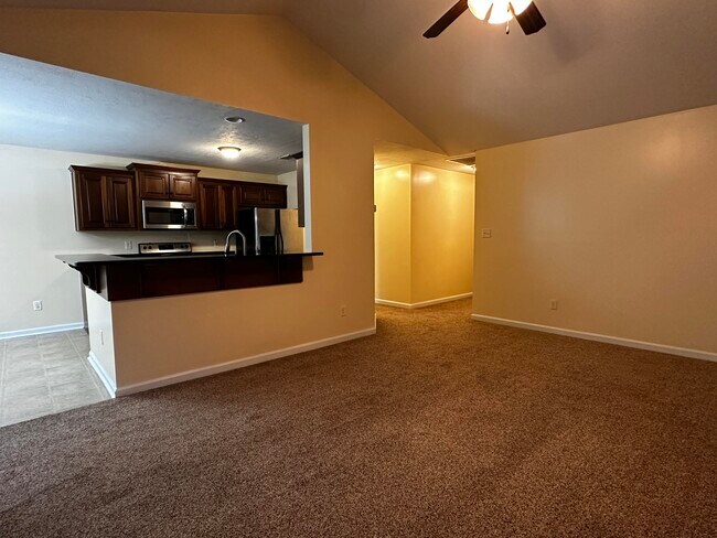 Building Photo - 206 High Meadows Cir