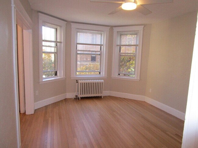 Foto del edificio - 122 Riverway