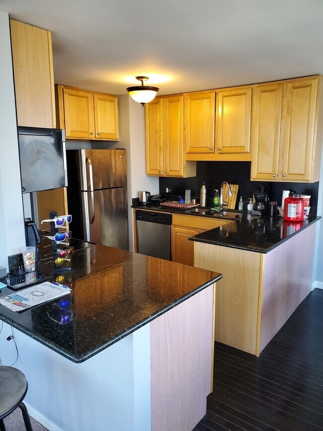 Foto del edificio - 1030 N State St