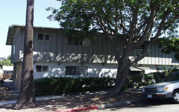 Foto del edificio - 8131 Lemon Ave