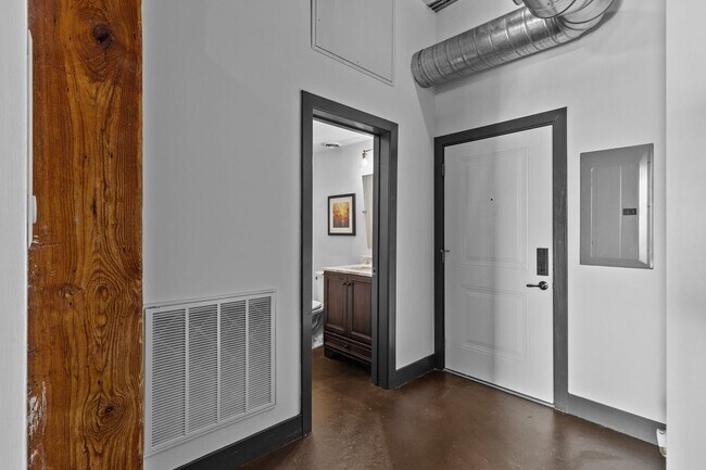Building Photo - Peper Lofts @ Laclede's Landing