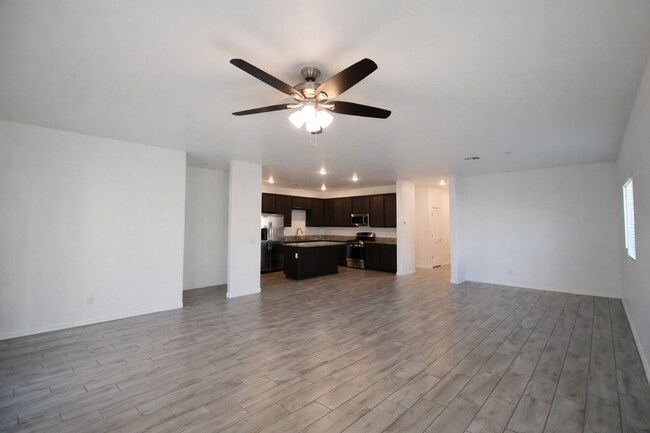 Foto del edificio - 165 W Seaside Dr