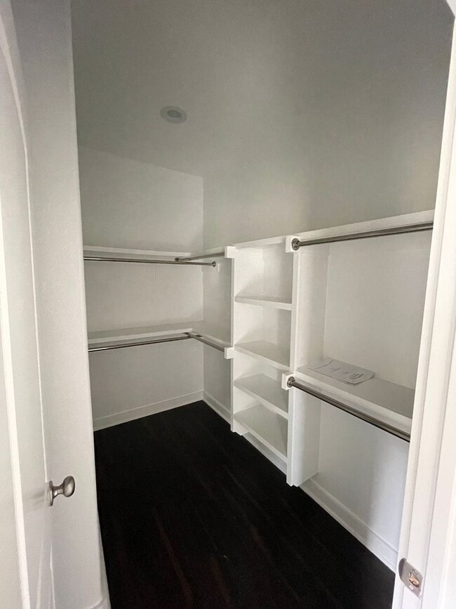 Building Photo - 3 BR/2 BA Corsicana Home