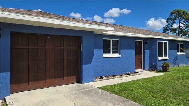 Building Photo - 9069 Pomelo Rd W