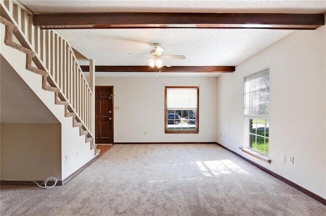 Foto del edificio - 2 Brandon Hall Dr