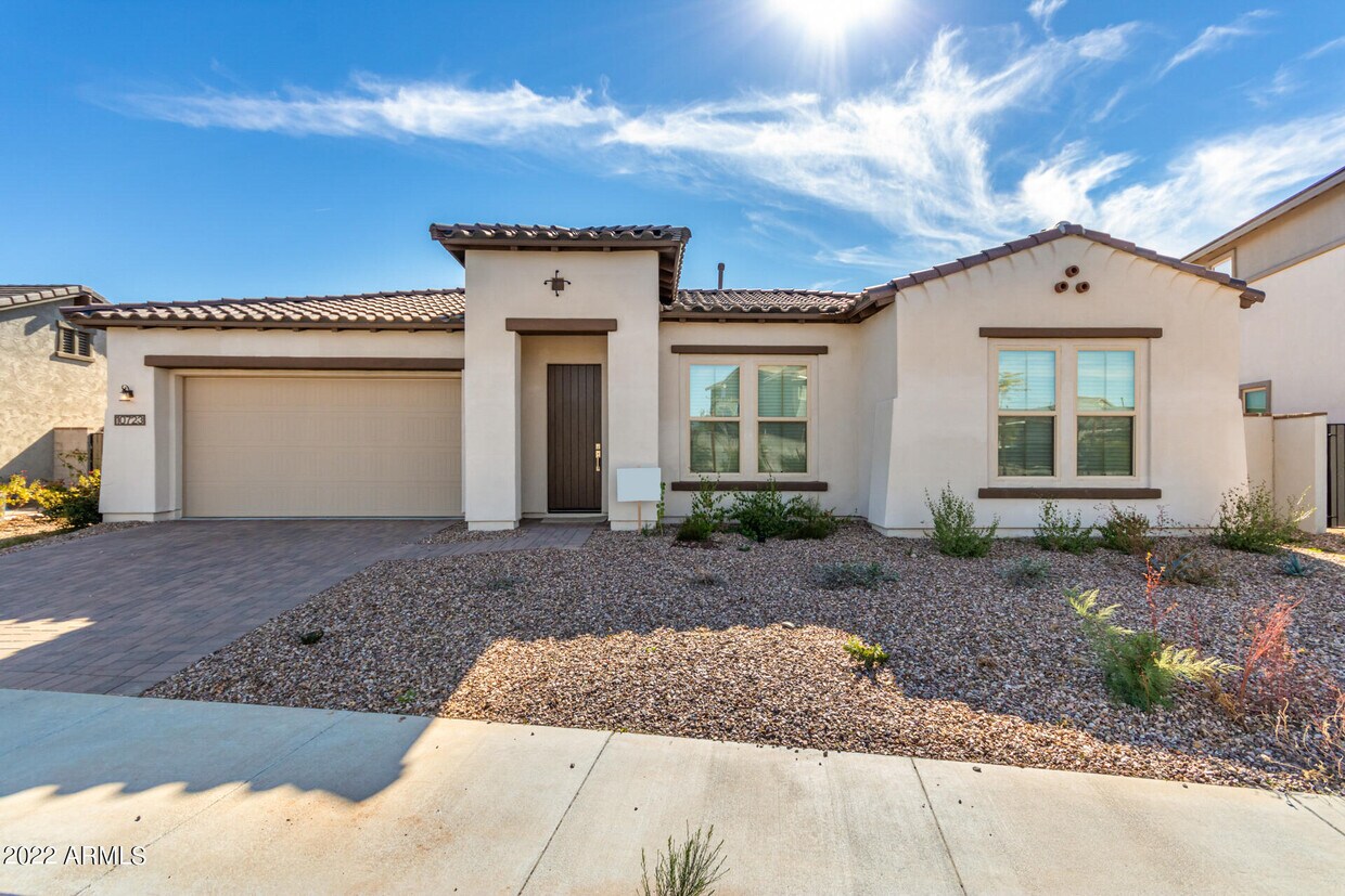 10723 E Tupelo Ave, Mesa, AZ 85212 House for Rent in Mesa, AZ