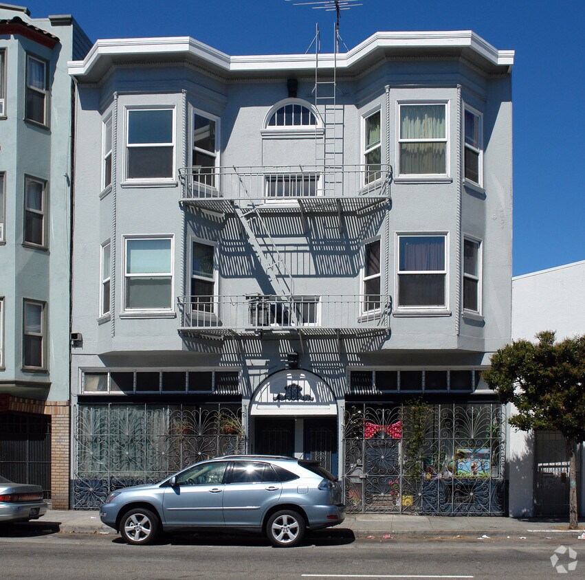 Building Photo - 684-688 Guerrero St