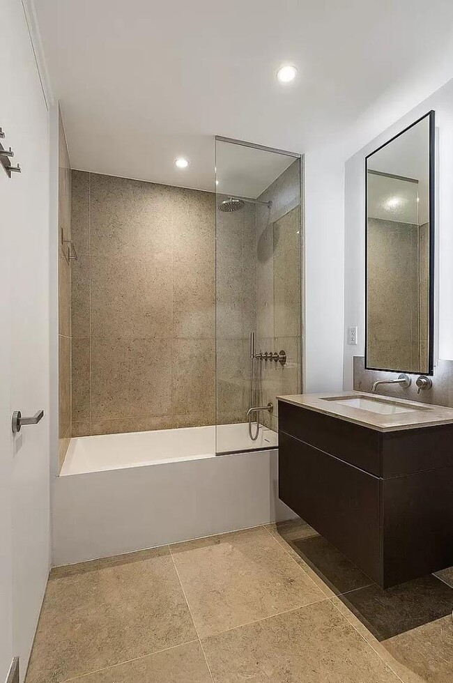 Foto del edificio - 429 Kent Ave