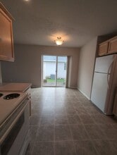 Building Photo - 917 W Ellendale Ave