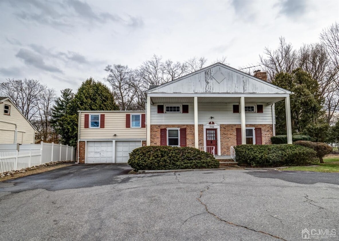 Primary Photo - 750 Old Raritan Rd