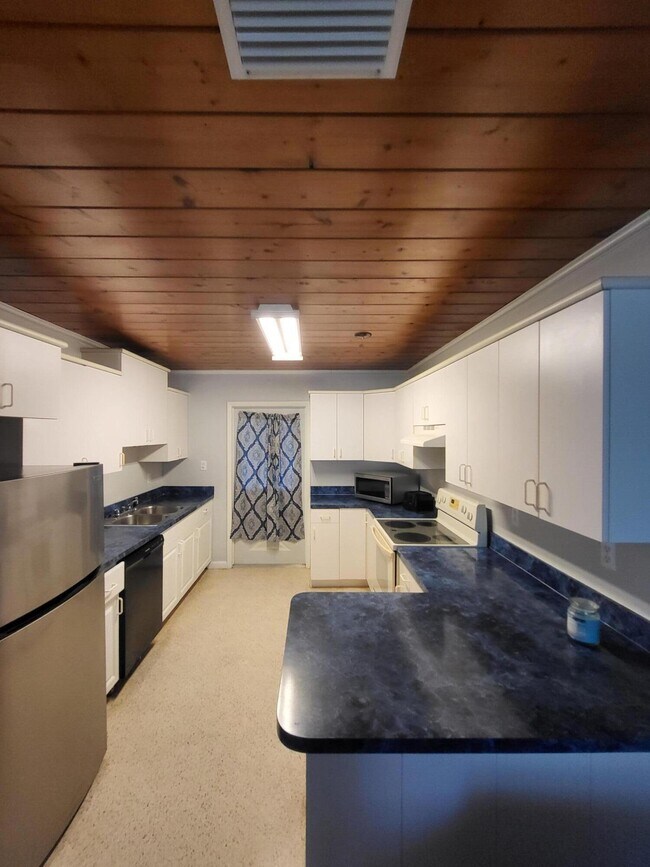 Building Photo - 1169 Seaway Dr