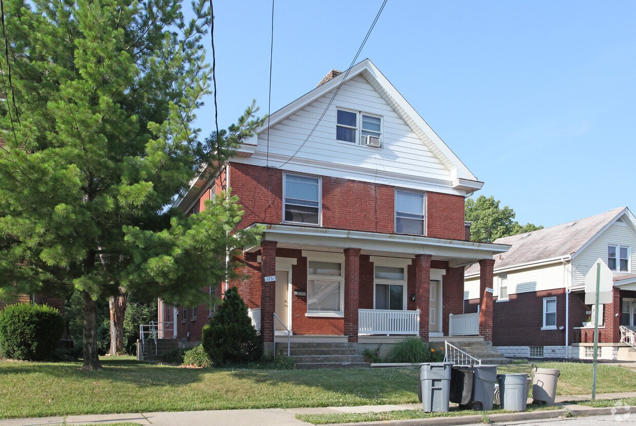 Primary Photo - 3751-3753 Saint Martins Pl