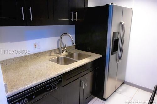 Foto principal - 4165 NW 114th Terrace