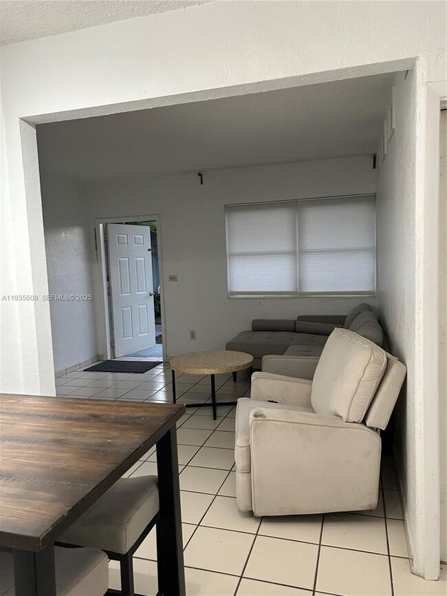 Building Photo - 1239 Marseille Dr