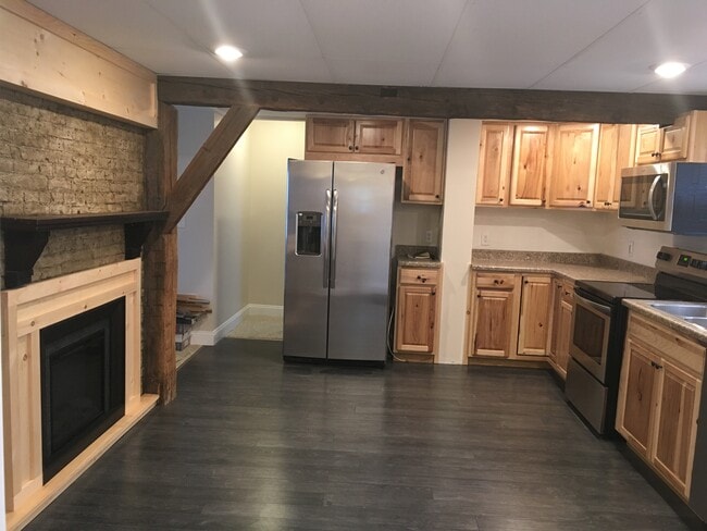 Building Photo - 799 Hudson Ave