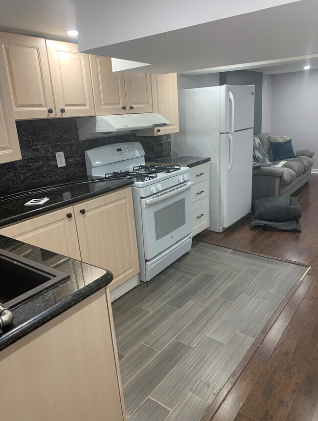 Photo du bâtiment - Bright clean 1 bedroom apartment with outdoor space