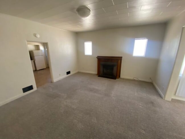 Building Photo - Adorable 2 Bed, 1 Bath!