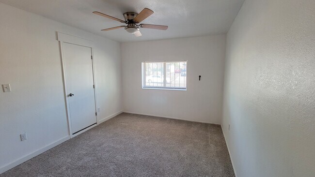 Room 1 (Front) - 1810 S Palm Springs Cir