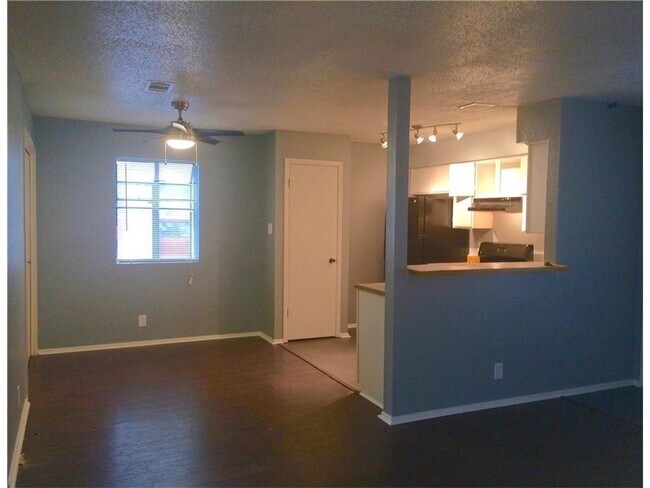 Foto del edificio - 901 Taulbee Ln
