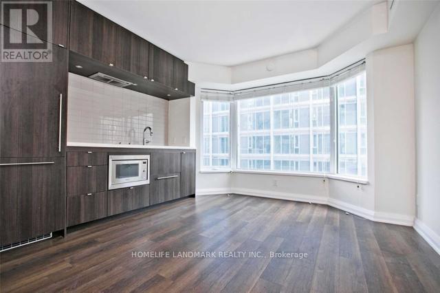 Photo du bâtiment - 155 Yorkville Ave