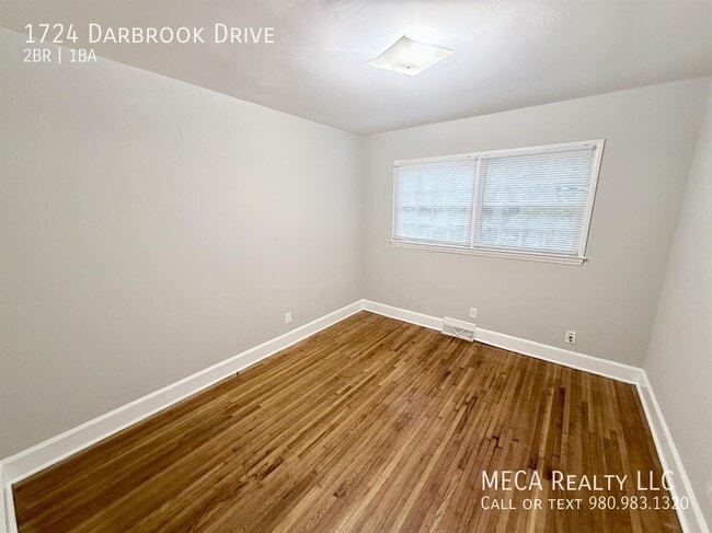 Building Photo - 1724 Darbrook Dr