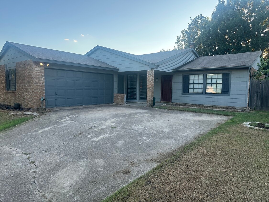 Foto principal - 2601 Driskill Dr