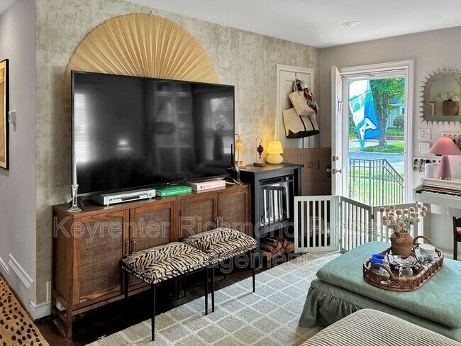 Foto del edificio - 4707 Fitzhugh Ave