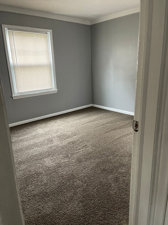Building Photo - 15881 Bramell