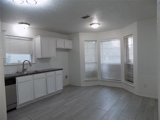 Building Photo - 6009 Castanada Dr