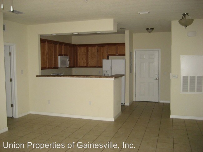 Building Photo - 2 br, 2 bath Apartment - 3443 SW 24th Street