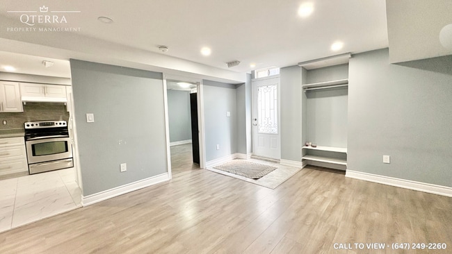 Building Photo - 508 Summerpark Cres