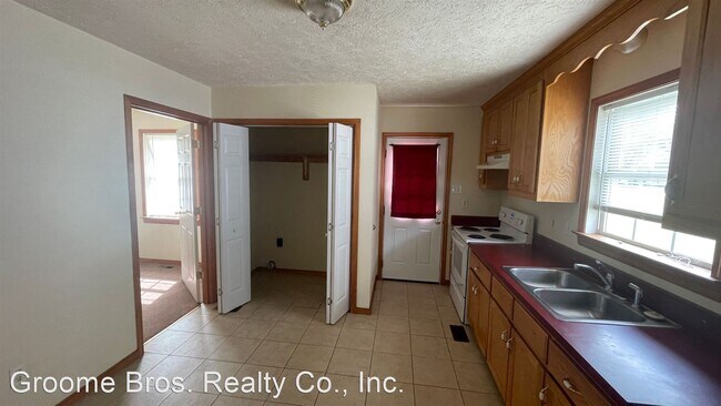 Building Photo - 3 br, 1 bath House - 101 N. Linden Ave.