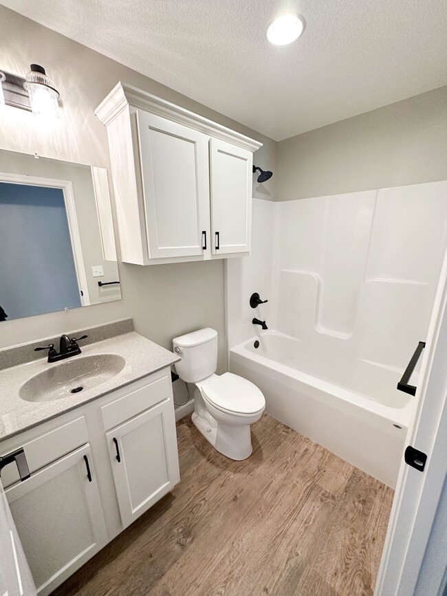 Building Photo - 1612 Green Valley Cir