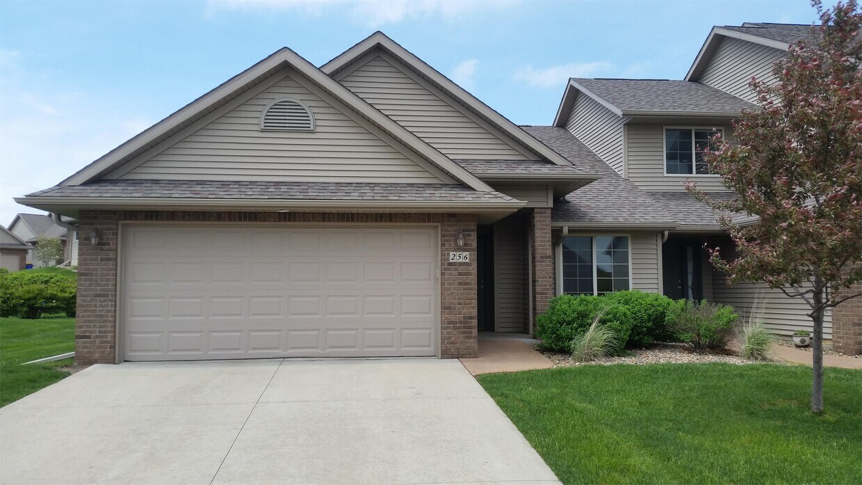 Primary Photo - 256 Woodfield Dr