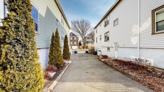 Foto del edificio - 89 Bailey Rd