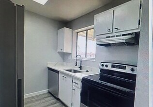Building Photo - 6094 Forest Hill Blvd