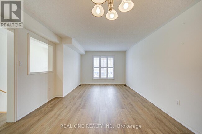 Building Photo - 584 Reeves Way Blvd