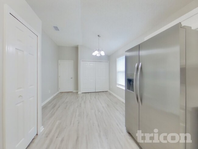 Foto del edificio - 2990 Brittany Bluff Dr