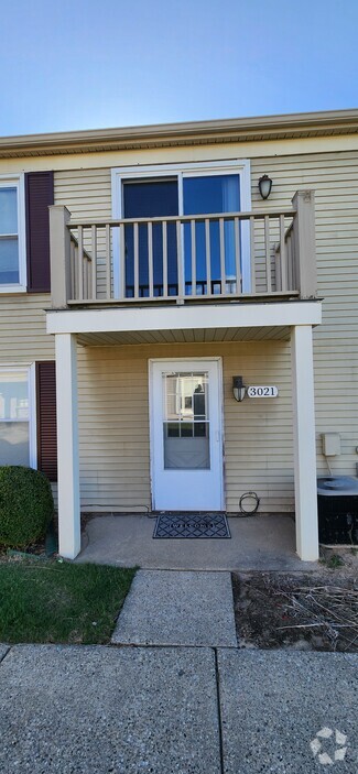 Building Photo - 3021 Maplewood Ct