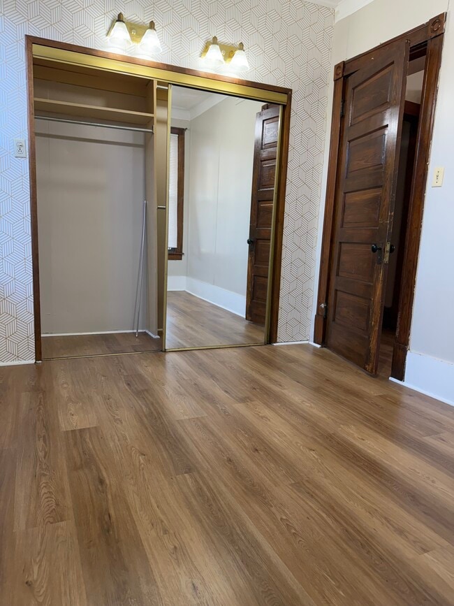 Dormitorio 1 - 3314 N Sacramento Ave