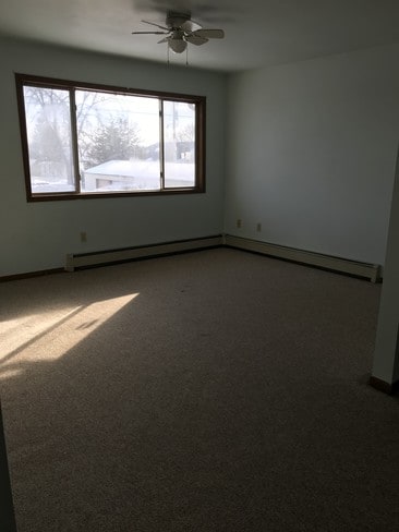 Building Photo - 305 S 1st St