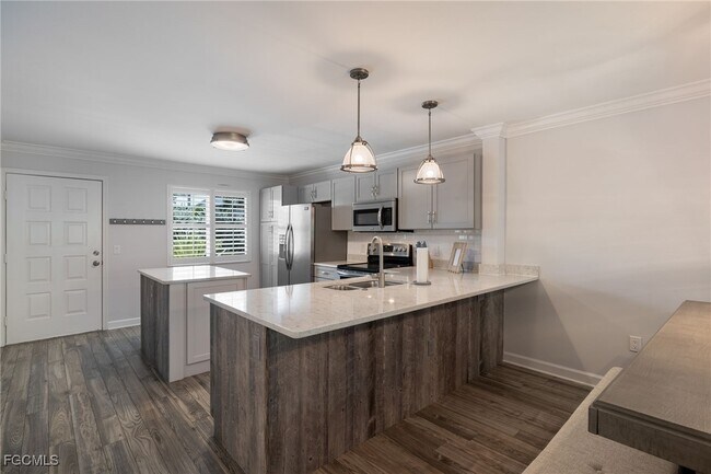 Foto del edificio - 3021 Sandpiper Bay Cir