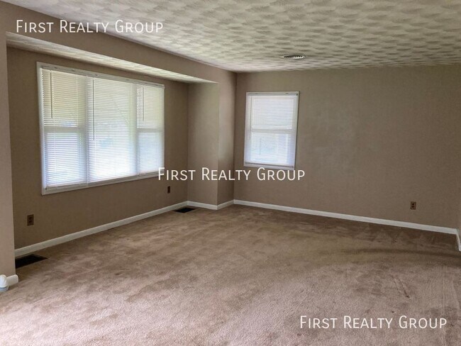 Building Photo - 3420 Barbee Dr