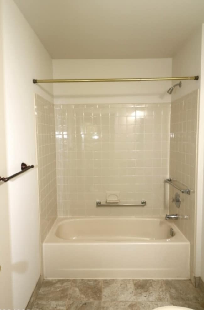 Building Photo - 1715 Breckenridge Dr