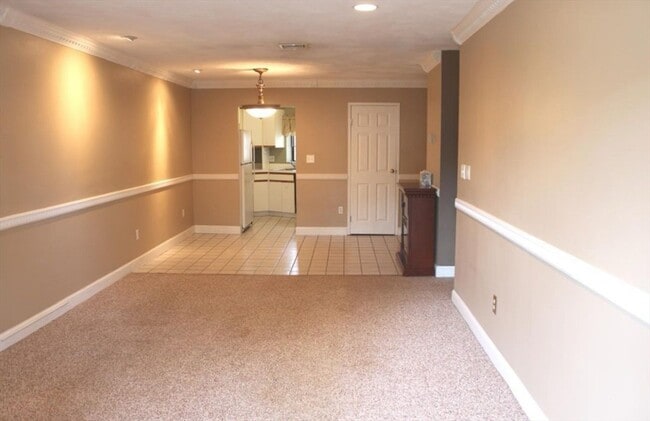 Building Photo - 677 Quincy Shore Dr