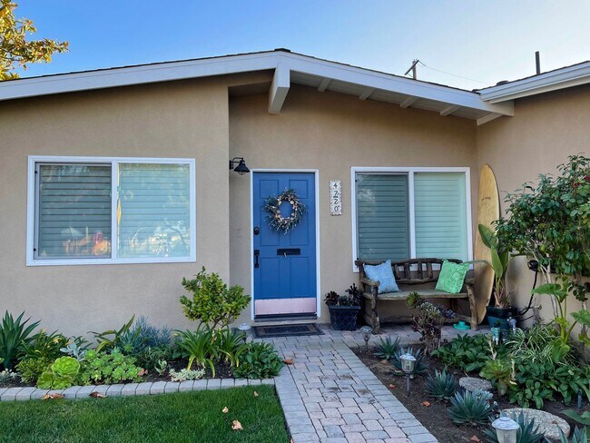 Foto del edificio - 4 bedroom updated West Torrance home