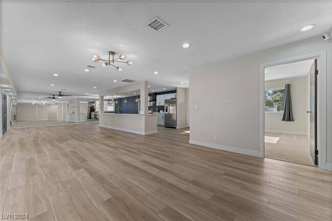 Building Photo - 2612 W Oakey Blvd