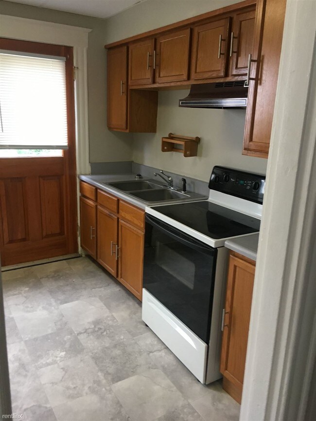 Building Photo - 3 br, 1 bath Duplex - 5005 Linden Ave 5007